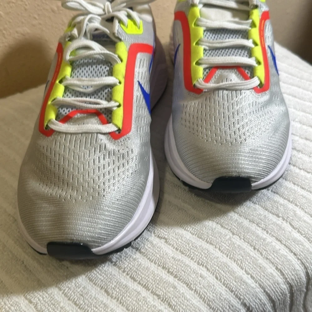 Nike zoom structure 24 size 6